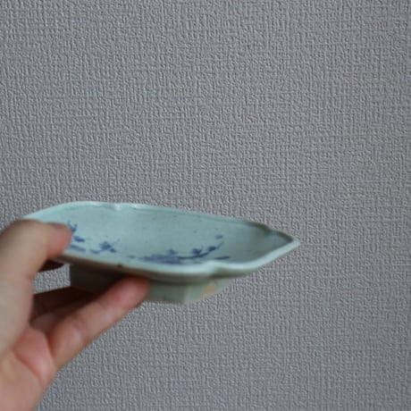 染付隅入菱形皿 /  吉田崇昭