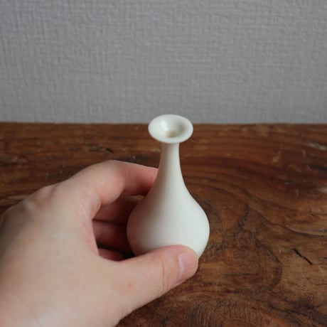 小さい花器（淡黄錫白）/ 菅沼淳一