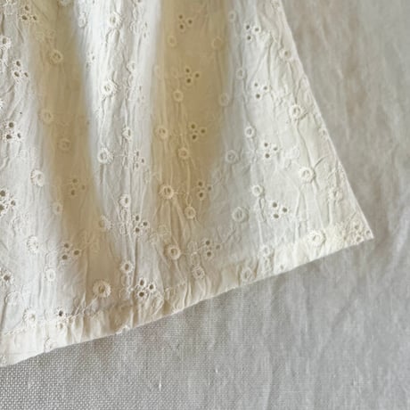 フォルストップ　コットンローン　ワッシャー玉刺繍　キナリ　01-26313-0395