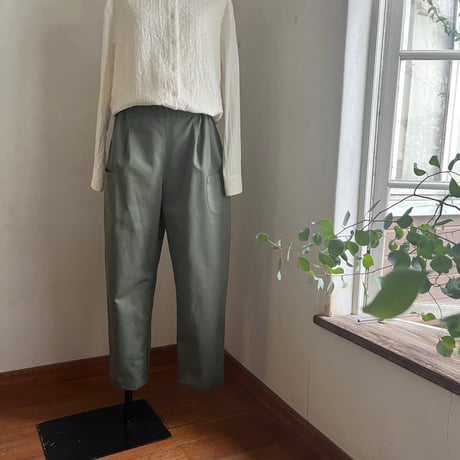 ナッツパンツ　コットンツイル　オリーブ　04-26413-44