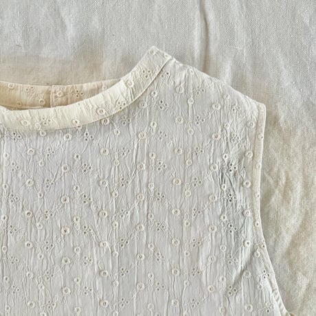 フォルストップ　コットンローン　ワッシャー玉刺繍　キナリ　01-26313-0395