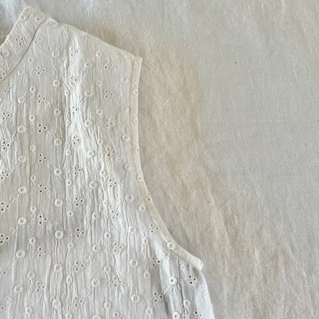 フォルストップ　コットンローン　ワッシャー玉刺繍　キナリ　01-26313-0395
