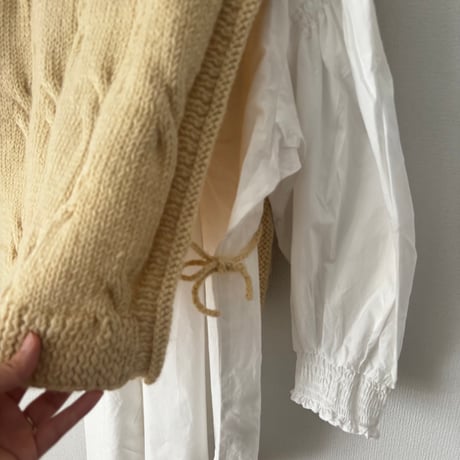 HAU hand knit demi-vest "nepal"