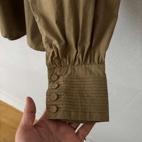 qiri  trapunto quilt collar blouse・beige