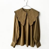qiri  trapunto quilt collar blouse・beige