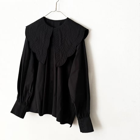qiri  trapunto quilt collar blouse・black