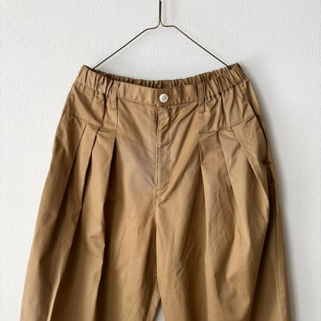 UNIVERSAL TISSU  コットンツイル サイドタックパンツ