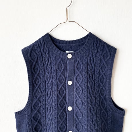 NATURAL LAUNDRY　2/16 メリノケーブル ベスト