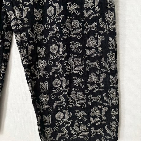 qiri  Arcadia embroidery denim pants ・navy×beige