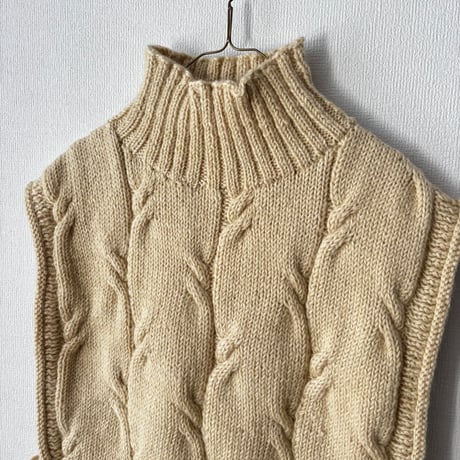 HAU hand knit demi-vest "nepal"