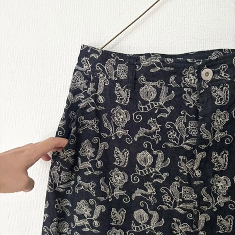 qiri  Arcadia embroidery denim pants ・navy×beige