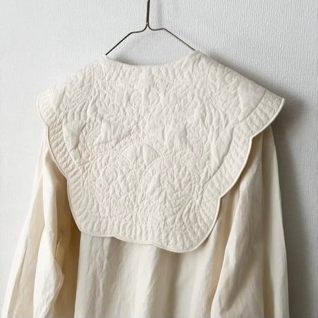 qiri  trapunto quilt collar blouse・white