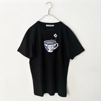 オールドマンズテーラー BLUE WILLOW MEN'S MILK TEA  T SHIRT・Black