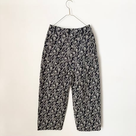 qiri  garden embroidery denim pants ・navy×beige