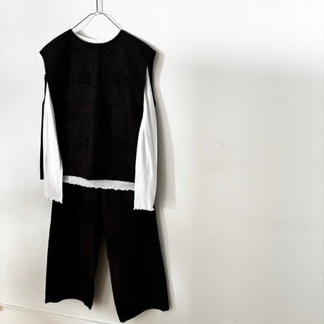 qiri  antique mall yarn  jacquard vest・dark brown