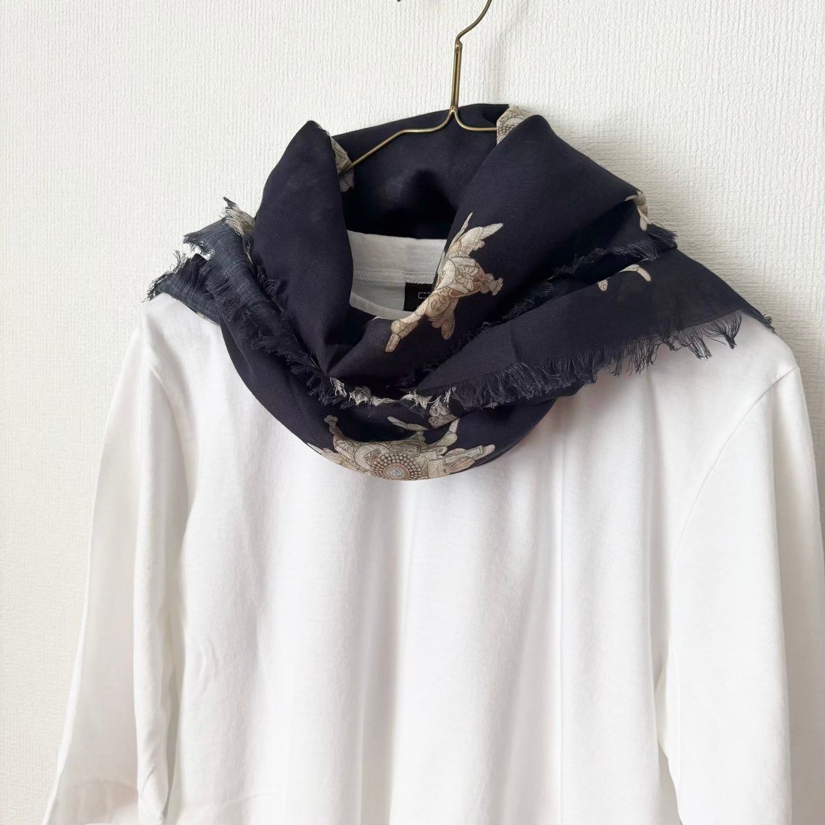 オールドマンズテーラー BISCUIT GAUZE SHAWL・Navy | itonowa