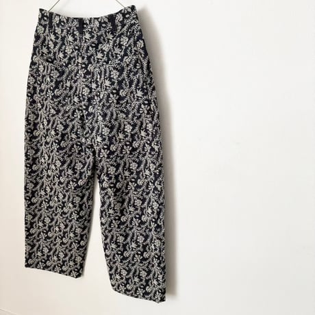 qiri  garden embroidery denim pants ・navy×beige
