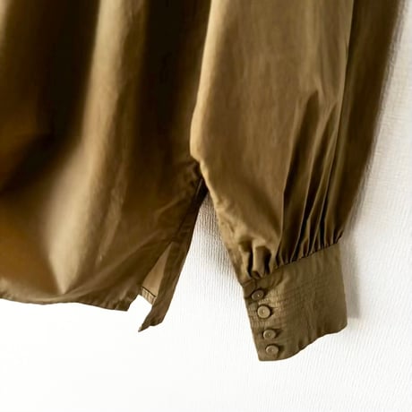 qiri  trapunto quilt collar blouse・beige