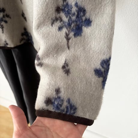 qiri　sarasa raised jacquard cardigan