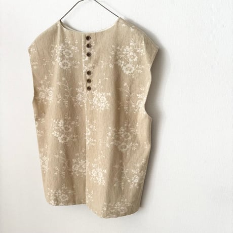 qiri  antique mall yarn  jacquard vest・beige