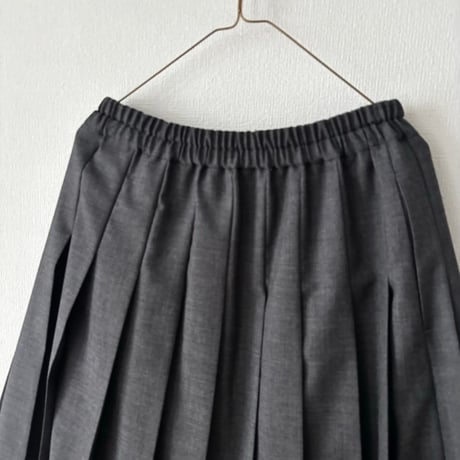 HAU  pleated skirt"Lecee"