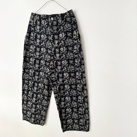 qiri  Arcadia embroidery denim pants ・navy×beige