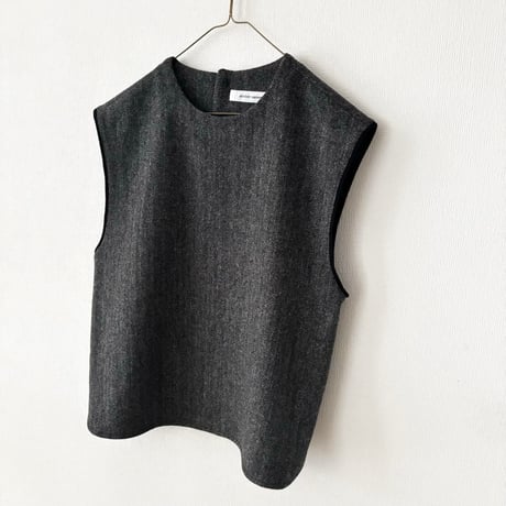 atelier naruse  british wool tweed back-buttoned rib vest