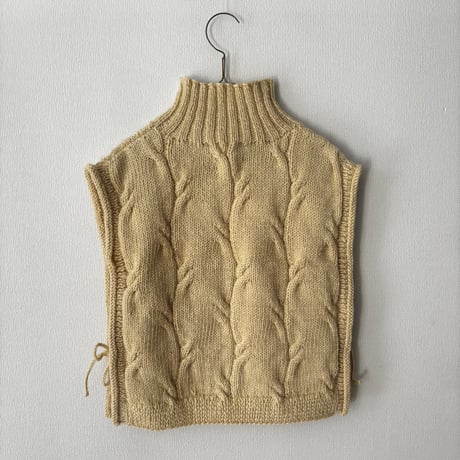 HAU hand knit demi-vest "nepal"