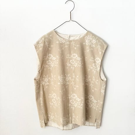 qiri  antique mall yarn  jacquard vest・beige