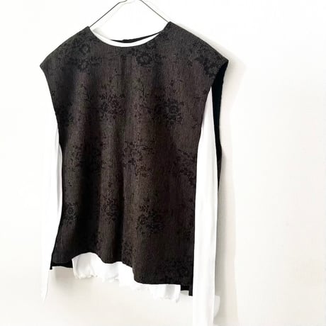 qiri  antique mall yarn  jacquard vest・dark brown