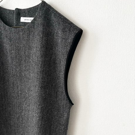 atelier naruse  british wool tweed back-buttoned rib vest