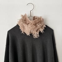homspun ラム フリンジ ネックウォーマー・ピンクベージュ