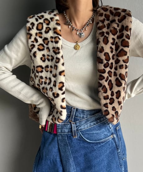 fur vest A