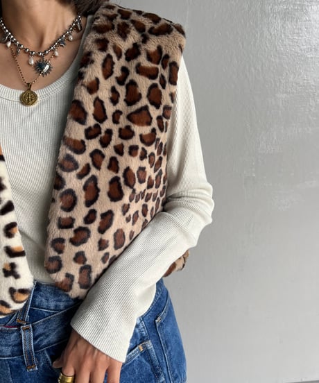fur vest A