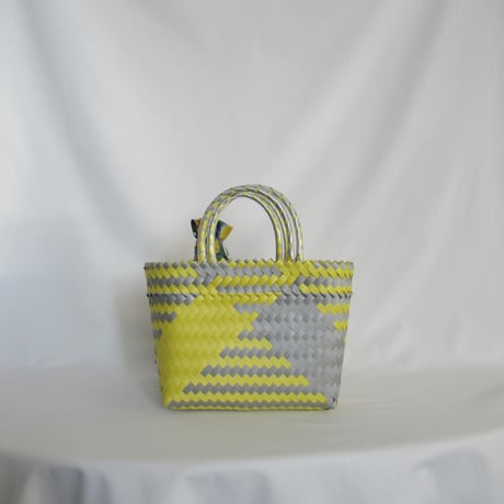 ★【9月7日(月)〜9月11日(金)発送】 Bag×Handkerchief［C］Mekearibag (Size : S) _Yellow Silver（cross）