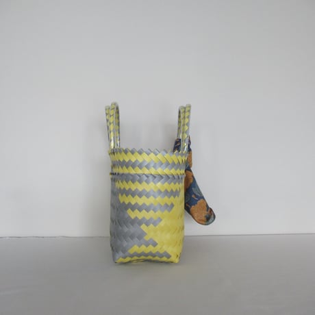 【10月13日(火)〜10月16日(金)発送】 Bag×Handkerchief［D］Mekearibag (Size : S) _ Yellow Silver (cross)