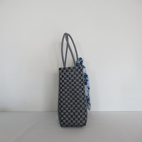 【9月28日(月)〜10月2日(金)発送】  Bag×Handkerchief［D］Gummy bag ' gingham ' (Size : S) _ Charcoal Clay