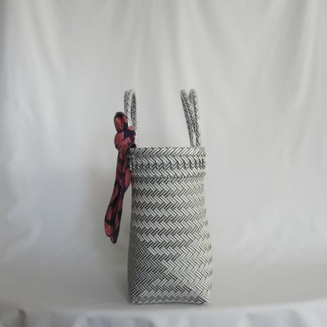【8月17日(月)〜8月21日(金)発送】  Bag×Handkerchief［E］Mekearibag (Size : M) _Kurogoma Tofu(cross)