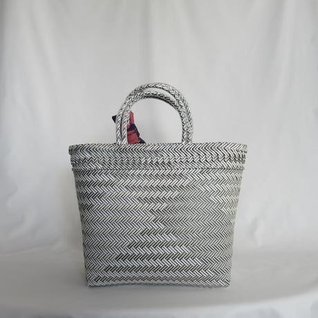 【8月17日(月)〜8月21日(金)発送】  Bag×Handkerchief［E］Mekearibag (Size : M) _Kurogoma Tofu(cross)