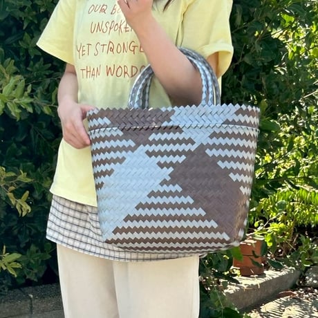 【8月24日(月)〜8月28日(金)発送】 Mekearibag No.25 (Size: M) _Mocha Silver