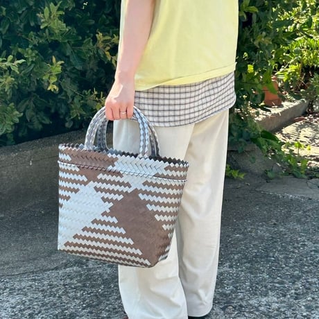 【8月24日(月)〜8月28日(金)発送】 Mekearibag No.25 (Size: M) _Mocha Silver