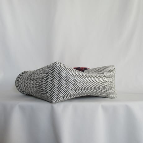 【8月17日(月)〜8月21日(金)発送】  Bag×Handkerchief［E］Mekearibag (Size : M) _Kurogoma Tofu(cross)