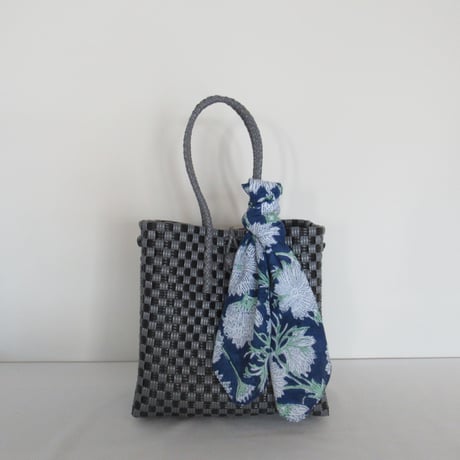 【9月28日(月)〜10月2日(金)発送】  Bag×Handkerchief［D］Gummy bag ' gingham ' (Size : S) _ Charcoal Clay
