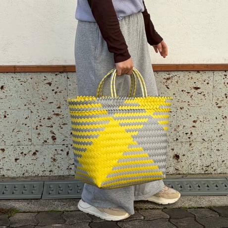 【9月28日(月)〜10月2日(金)発送】 Mekearibag No. 29 (Size: L) _Yellow Silver (cross)