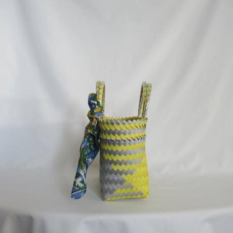 ★【9月7日(月)〜9月11日(金)発送】 Bag×Handkerchief［C］Mekearibag (Size : S) _Yellow Silver（cross）