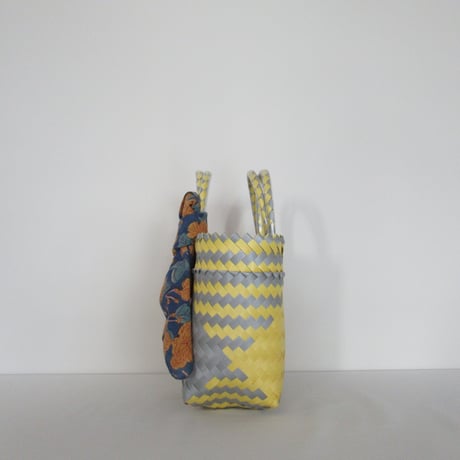 【10月13日(火)〜10月16日(金)発送】 Bag×Handkerchief［D］Mekearibag (Size : S) _ Yellow Silver (cross)