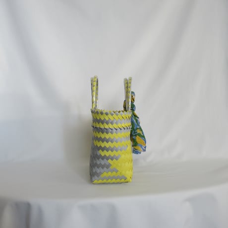 ★【9月7日(月)〜9月11日(金)発送】 Bag×Handkerchief［C］Mekearibag (Size : S) _Yellow Silver（cross）
