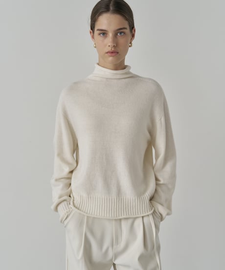 Bottle-Neck Knit