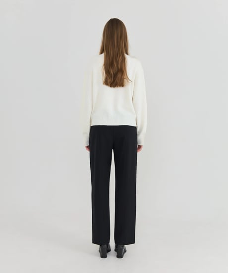 Linear Slit Pants