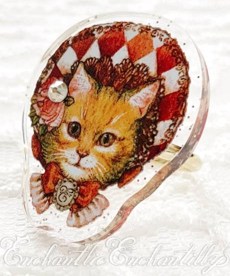 Enchantlic Enchantilly／Dolled Up Ring 双子のボンネット猫ちゃん（赤/青）
